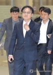 방미 후 귀국한 김정관 장관