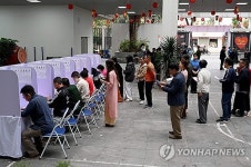 베트남, 국회의원 500명 뽑는 총선 실시…후보자 92% 공산당원