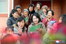 북한 화성지구 4단계 주택단지 새집들이