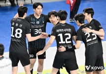 남자배구 현대캐피탈, 주전 뺀 최종전 대결서 대한항공 제압