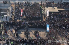 벌써 가득찬 객석