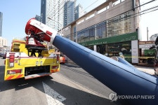 환기 작업하는 대구 지하철 진천역