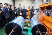 플라스틱 제품 제조기업 찾은 한병도 원내대표