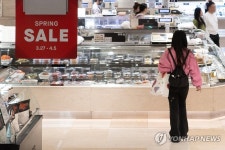 유통가, 봄맞이 세일