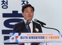 환영사 하는 진교훈 강서구청장