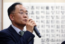 국조특위 답변하는 강백신 검사