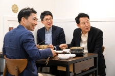 김상춘한끼식당 | [동정] 오세훈 시장, '통쾌한 한 끼' 인증식당 방문