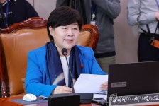 인사말하는 서영교 법사위원장