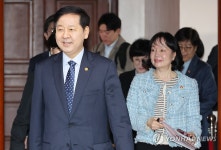 구윤철 부총리, 비상경제본부회의 겸 경제관계장관회의 참석
