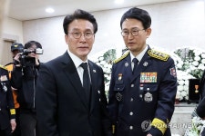 김 총리. 완도 화재현장서 숨진 소방관 조문