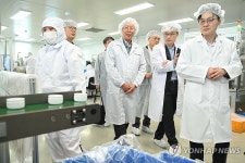 보건, 의료 제품 생산업체 찾은 산업장관