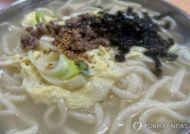서울서 칼국수 1만원 돌파…김밥 가격 1년새 5.5% 올라