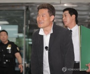 구속 기로 선 전한길