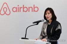 인사말 하는 서가연 에어비앤비 컨트리 매니저