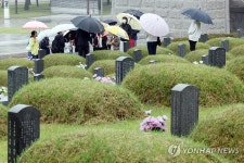 빗속에서 듣는 오월의  이야기
