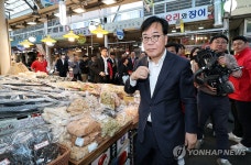 화곡본동시장 방문한 송언석 원내대표