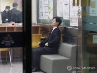 대검 민원실서 대기