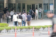 삼성전자 평택캠퍼스로 향하는 직원들