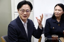 김정관 산업장관, 착한주유소 방문