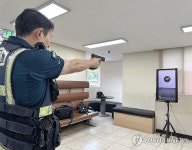 지구대가 곧 사격장…춘천경찰 강원 첫 이동식 스마트 장비 도입