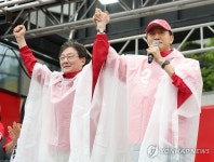 첫 유세 나선 오세훈, 유승민과 함께