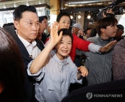 울산 신정시장 찾은 박근혜 전 대통령