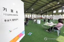장성 게이트볼장에 마련된 투표소