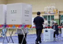 투표소가 된 실내스포츠센터