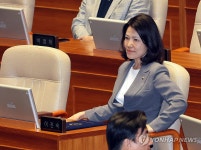 국회 등원한 이진숙 의원