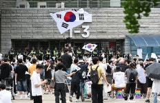 6ㆍ3지방선거 개표소 봉쇄 시위 계속