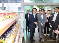 대구 행복마당 푸드마켓 방문한 김민석 국무총리