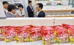대구 행복마당 푸드마켓 방문한 김민석 국무총리