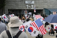 잠실개표소 봉쇄 시위 계속