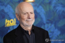 '美시트콤 거장' 제임스 버로스 별세…'윌 앤드 그레이스' 연출