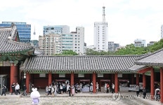 경희궁에서 열린 서역박 저잣거리