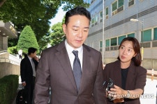 중앙그룹 계열사 회생 신청 심문 마친 홍정도 부회장