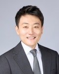 오땡스앤드컴퍼니 | 베인앤드컴퍼니, 신창민·이재명 부파트너 파트너로 승진 임명