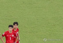 32강 직행 실패, 아쉬워 하는 손흥민과 오현규