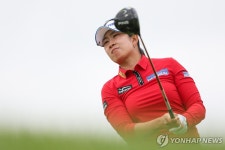 윤이나, LPGA 메이저 여자 PGA챔피언십 첫날 63타 단독 선두(종합)