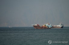 이란 경고에도 호르무즈 통항 계속…IMO 