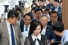 호남 반도체 투자 관련 기자회견 나서는 민주당