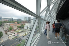 시청에 올라 서울 구경