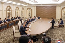 김정은, 중국 왕후닝 접견