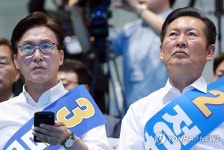민주당 강원 합동연설회 참석한 김민석·정청래 당대표 후보