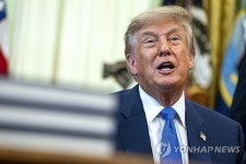트럼프, '호르무즈 완전 장악' 주장 되풀이…