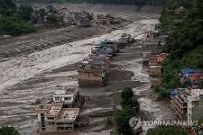 [속보] '네팔 대홍수' 사망자 100명으로 늘어…실종자는 403명 < AFP>