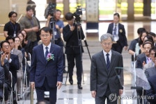 이흥구 대법관 퇴임 행사 참석하는 조희대 대법원장