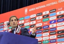 모레노 축구 대표팀 감독, 취임 기자회견