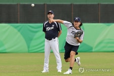 투구 훈련하는 곽빈