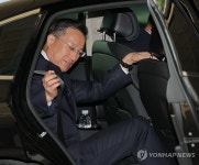 출근하는 이정현 대검 차장